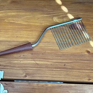 Angel Food Cake Breaker